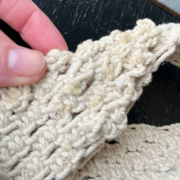 Vintage Handcrafted Macrame Belt with Green Bakelite Buckle - Picture 4 of 9